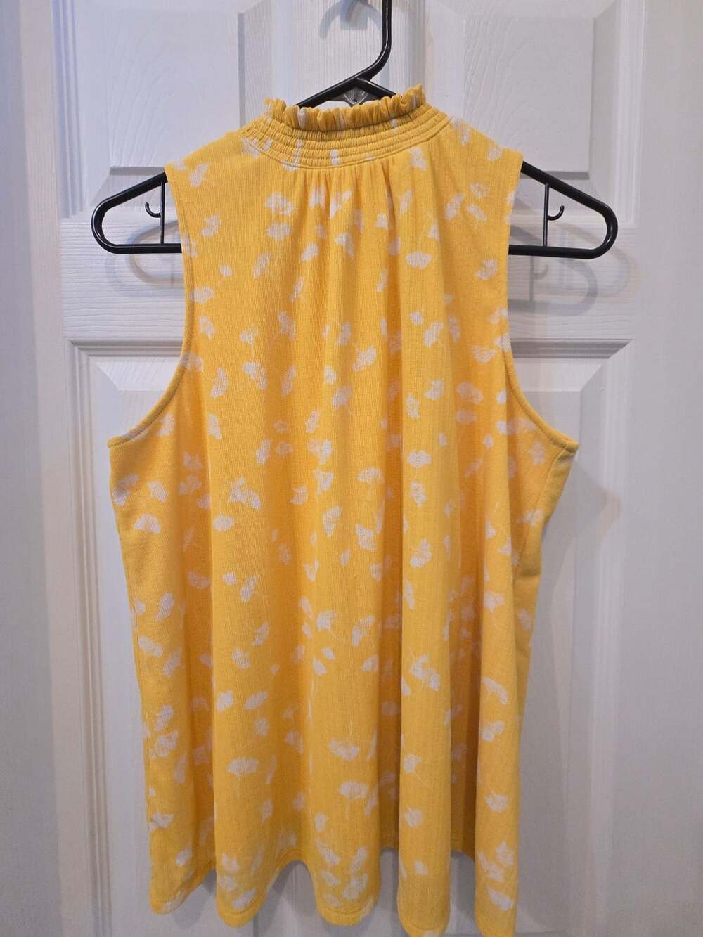 APT.9 Women's Yellow Floral Smocked Mock Neck Sleeveless Tank Top Size M